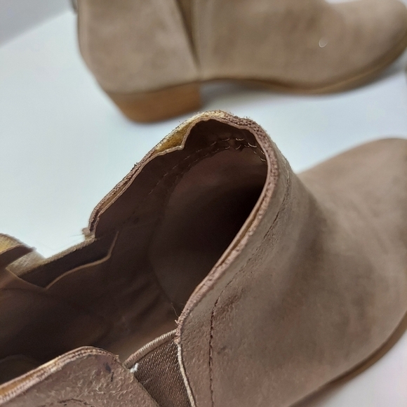 Carlos by Carlos Santana Booties Tan Brown Faux Suede Ankle Boots (DAMAGED) - Picture 7 of 9